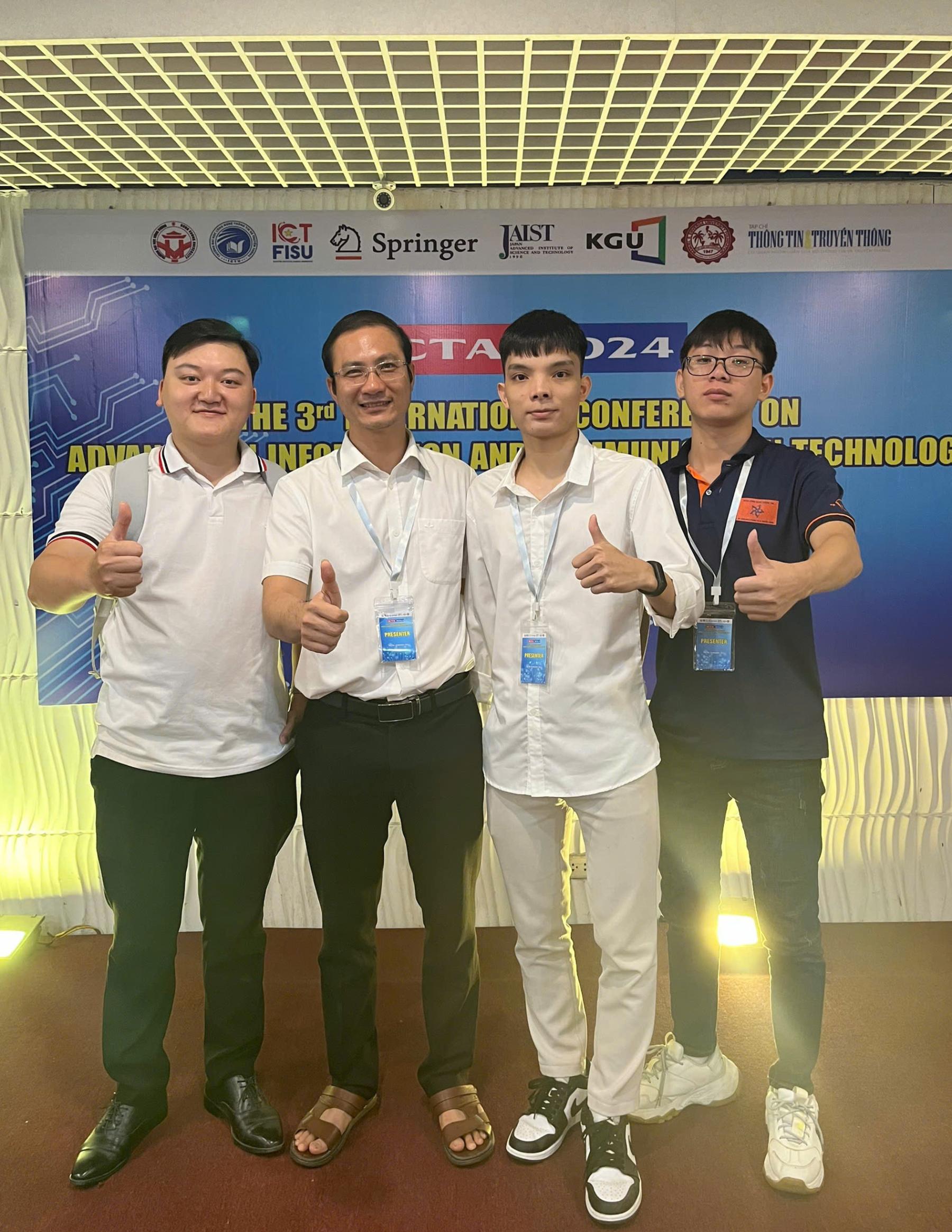 Nghi&ecirc;n cứu sinh v&agrave; sinh vi&ecirc;n của Viện lần đầu tham dự hội thảo ICTA