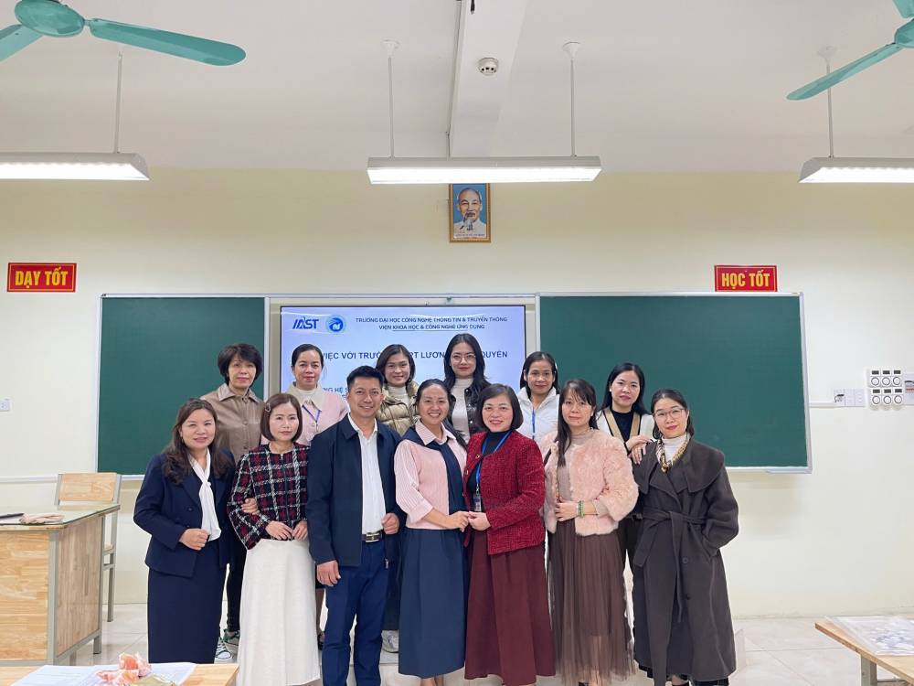 Viện Khoa học và Công nghệ ứng dụng phối hợp với Trường THPT Lương Ngọc Quyến triển khai khảo sát giáo viên phục vụ dự án Thái Nguyên EDU AI