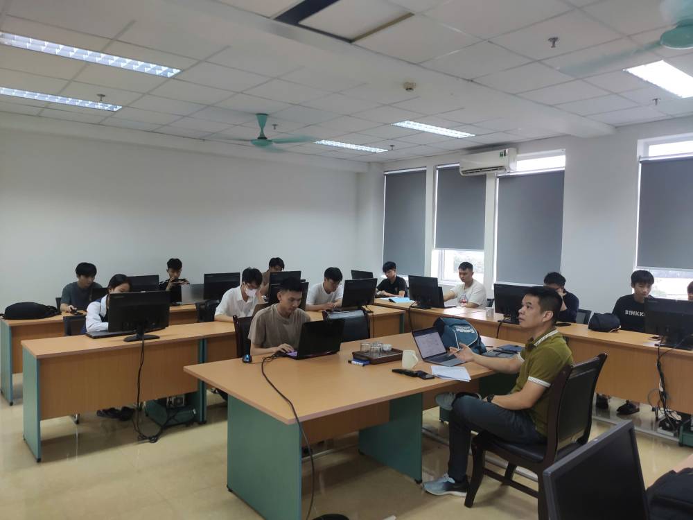 Buổi Seminar hàng tuần ngày 30/9 tại Viện Khoa học và Công nghệ ứng dụng